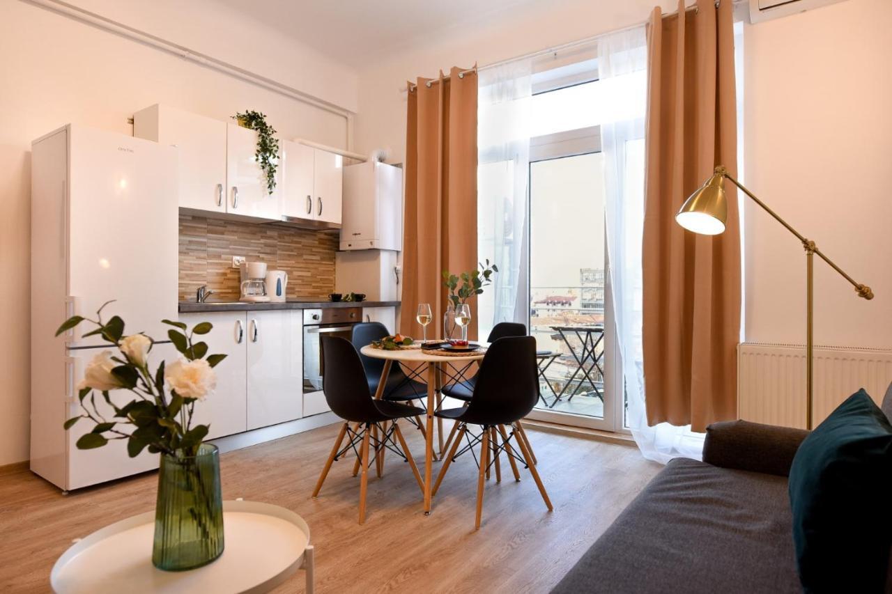Cozy 1Br Escape - Apartment With Charming Balcony Near Universitate Bucharest Exterior photo